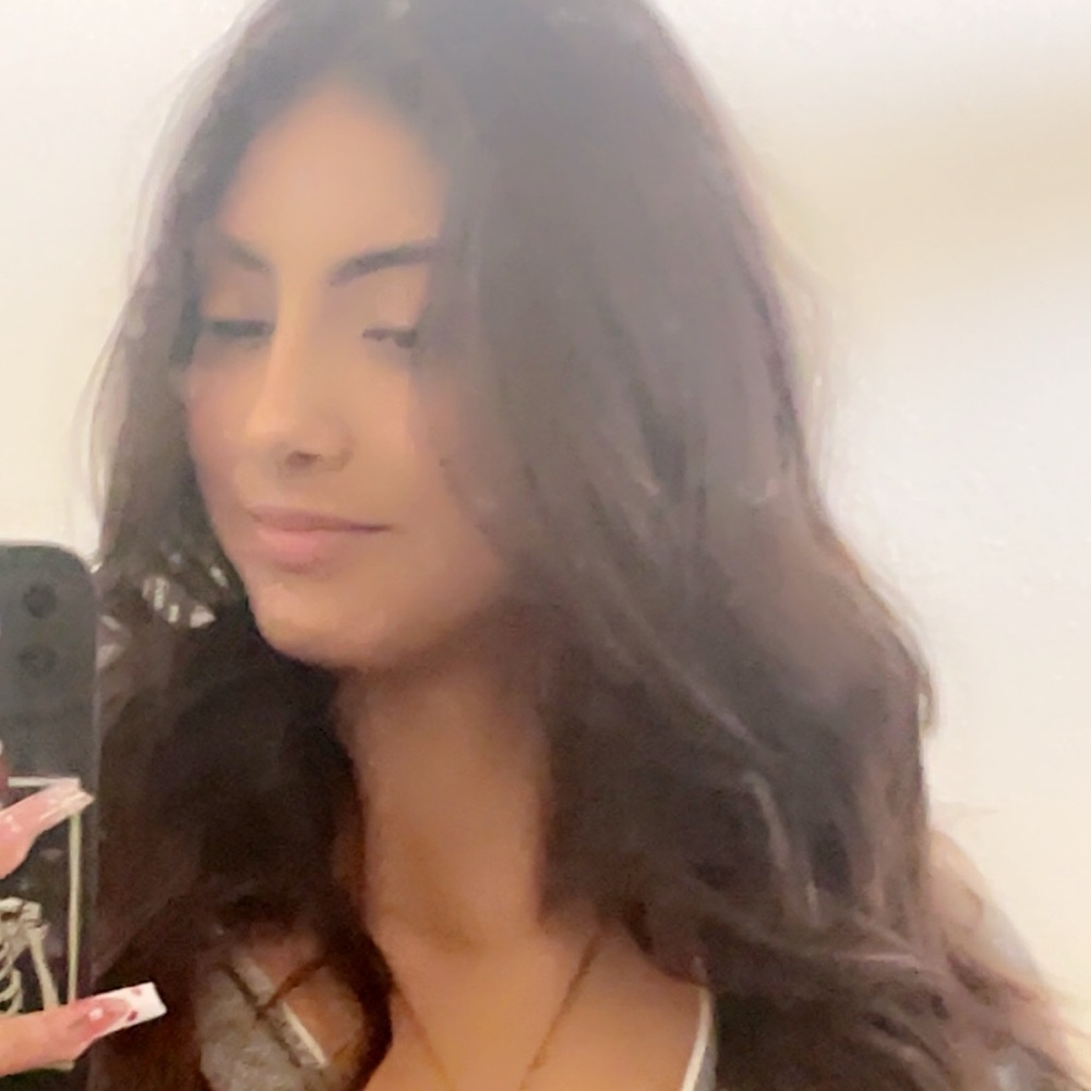 Meet your Posher, Gabriela